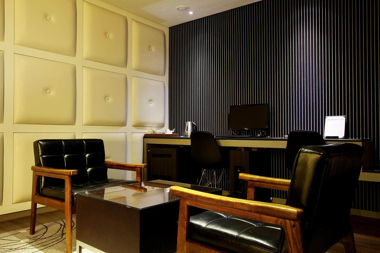 Uijeongbu Latree Hotel Экстерьер фото